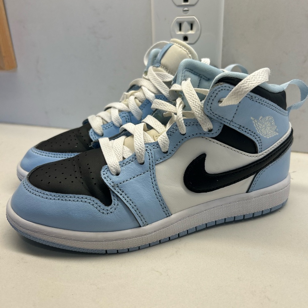 Kids size 1.5 Air Jordan Ice Blue